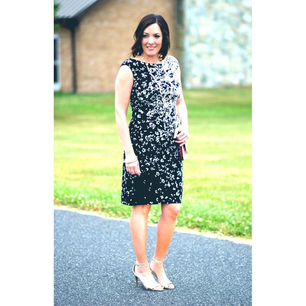 Size XL X-LARGE CHAPS NAVY BLUE/WHITE OMBRE FLORAL‎ PRINT RUCHED SHEATH DRESS